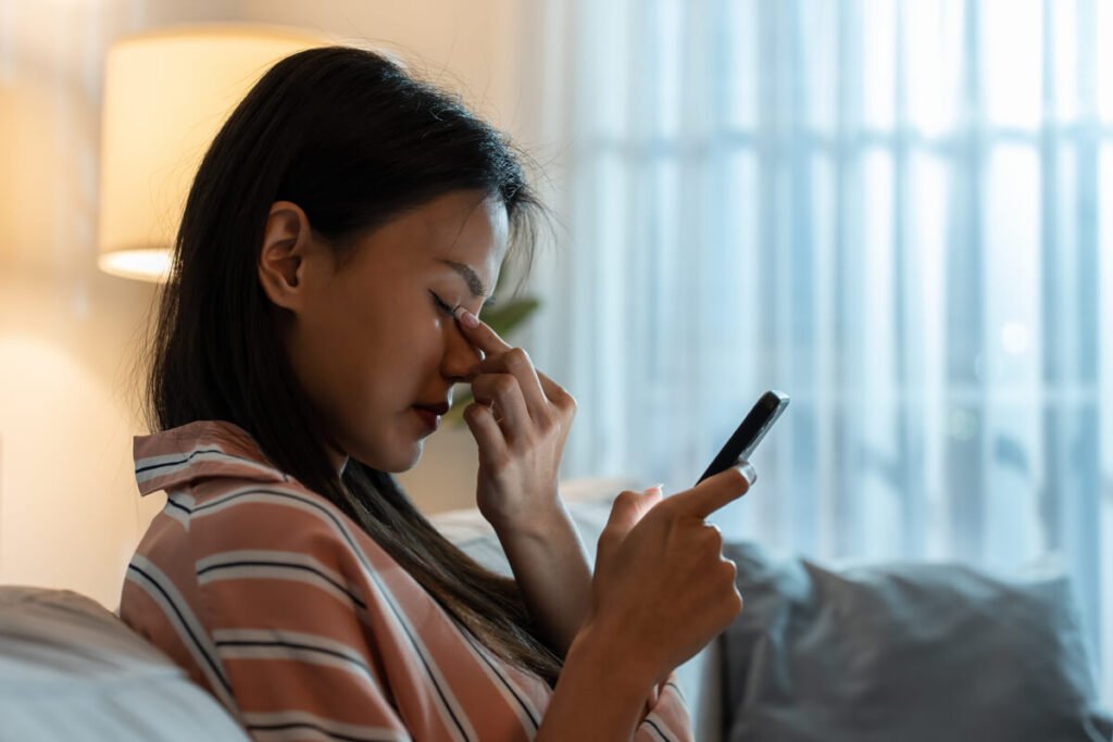 Mengurangi Durasi Menatap Layar Gadget